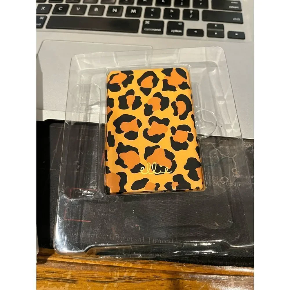Ellie Los Angeles Portable Charger